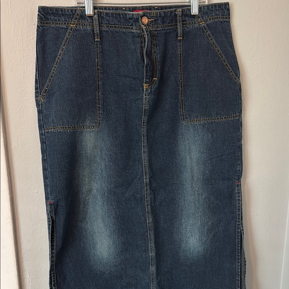 Vintage denim maxi skirt with Pockets